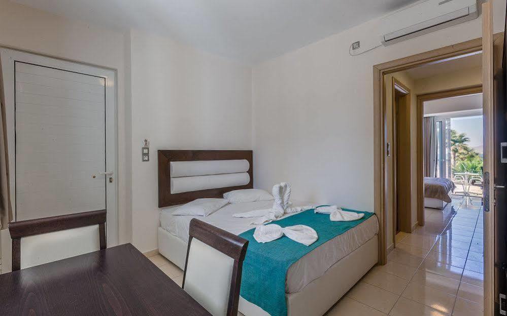 Cavo D' Oro Hotel Marmari  Buitenkant foto
